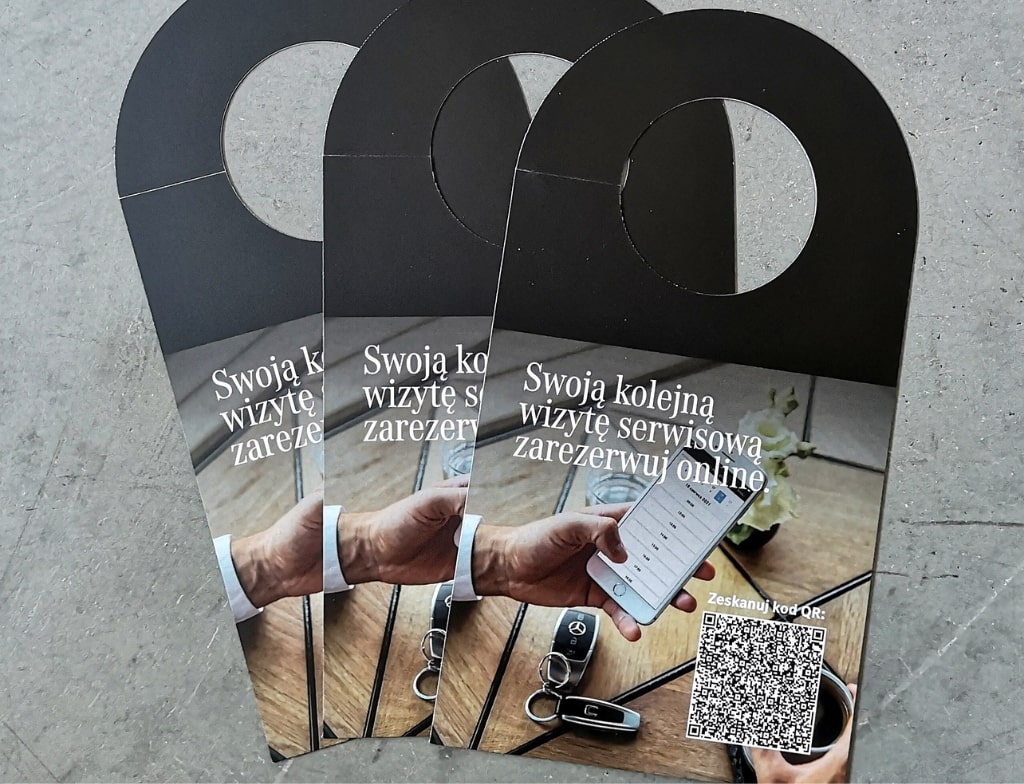 zawieszki papierowe z kodem QR